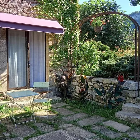 Couette-café Le Clos De La Roseraie