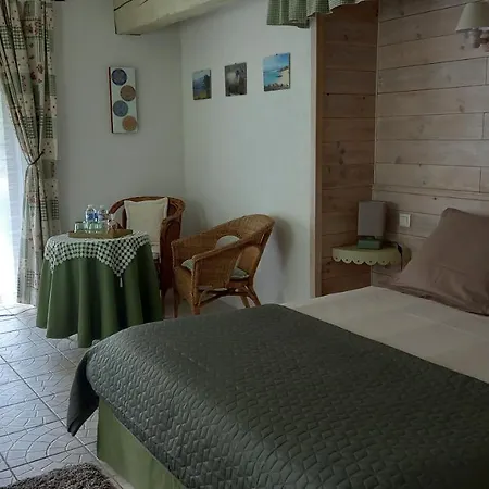 Couette-café Le Clos De La Roseraie *
